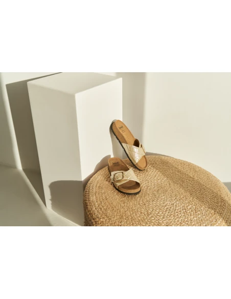 SCHOLL - SANDALI BORA MULE ORO CON FIBBIA